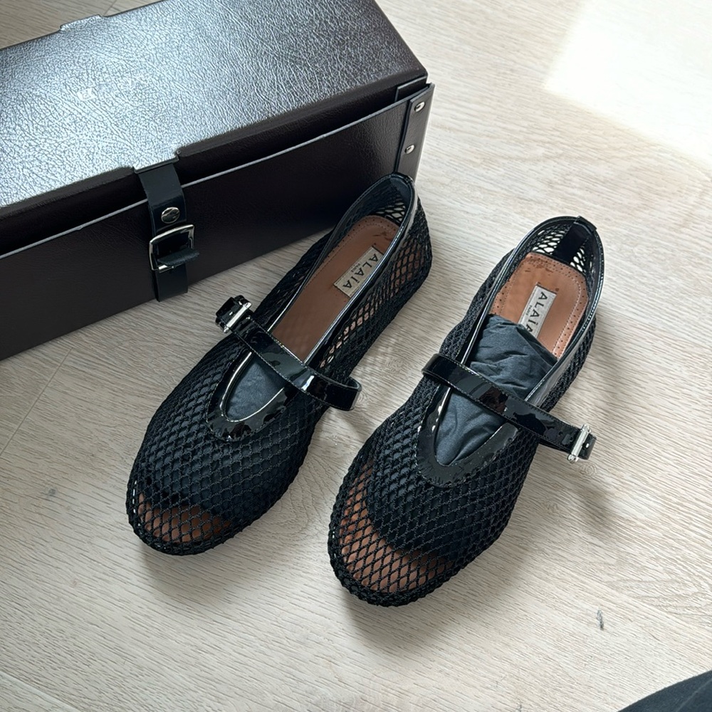 Alaia mesh flats size 40.5